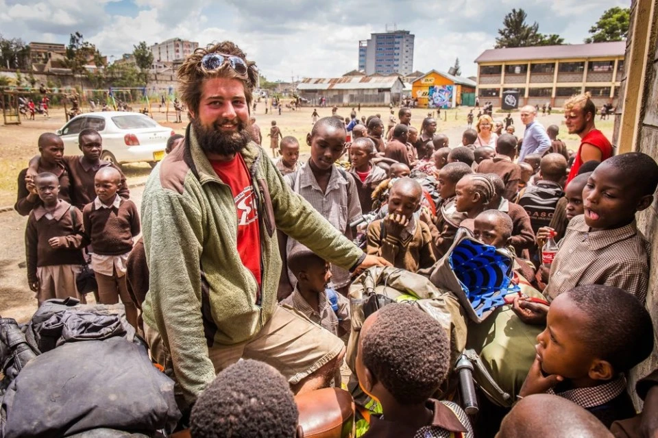 Utazás Afrikán át kismotorokon